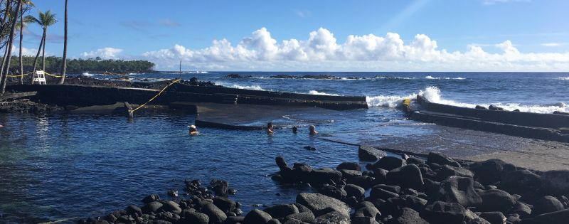 Ahalanui Hot Pond meets the ocean