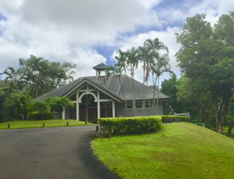 Koloiki Ridge Trail Head: park by this Clubhouse, and trail starts behind it