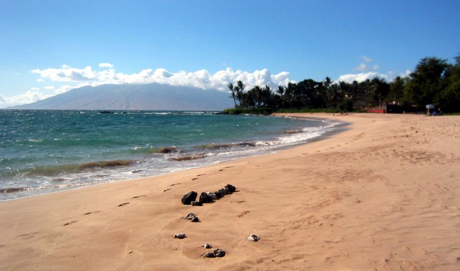 Maui wedding beaches guide: Palauea or White Roch Beach, South Maui