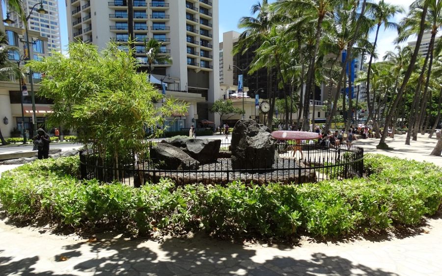 Wizard Stones - view from Waikiki beach towards Kalakaua Avenue