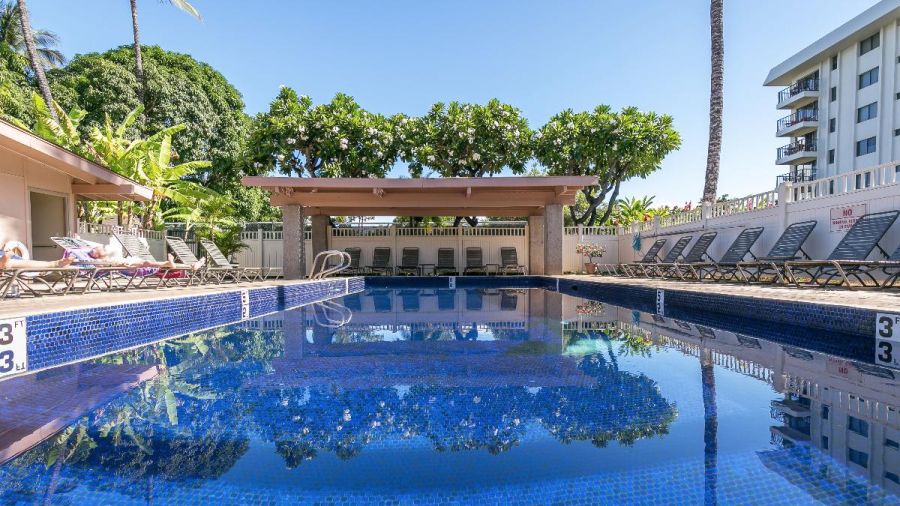 Kihei Akahi condo resort in Maui: one of the two swimming pools