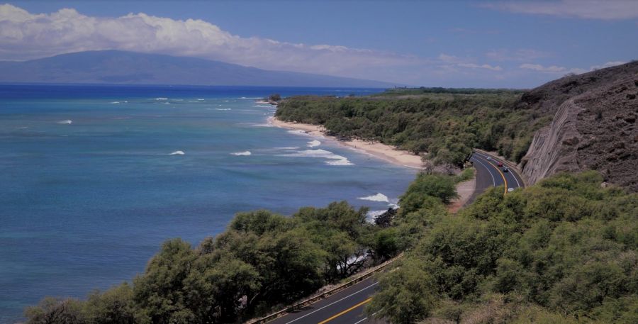 Lookout along the Lahaina Pali Trail