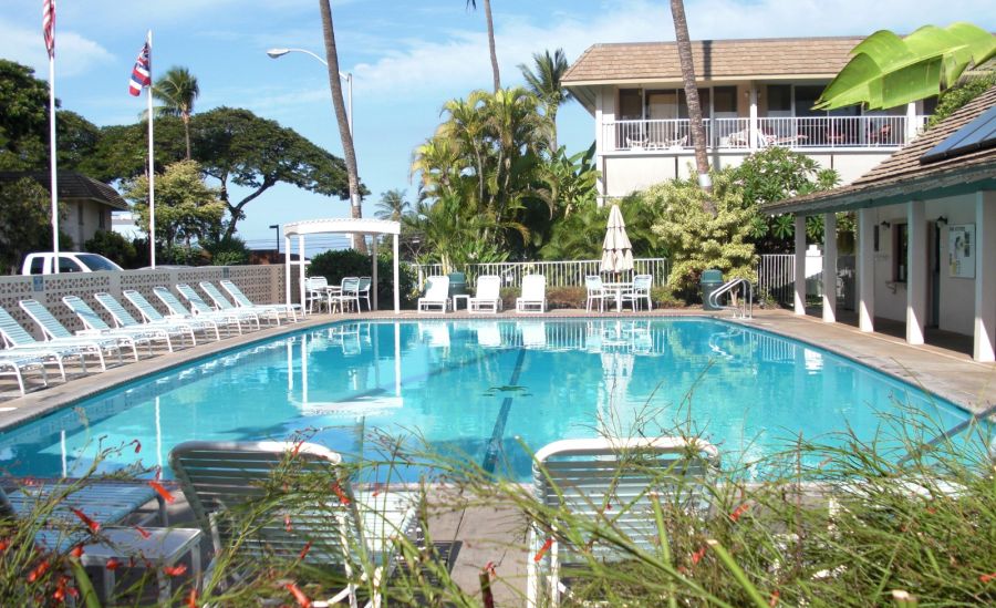 A very large pool at Kihei Kai Nani Resort, Maui.