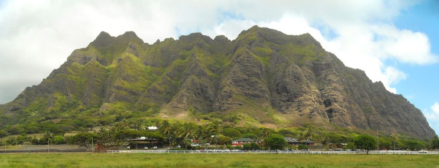 Jurassic World Fallen Kingdom Filming Locations include Kualoa Ranch on Oahu, that features in both Jurassic Park and Jurassic World.