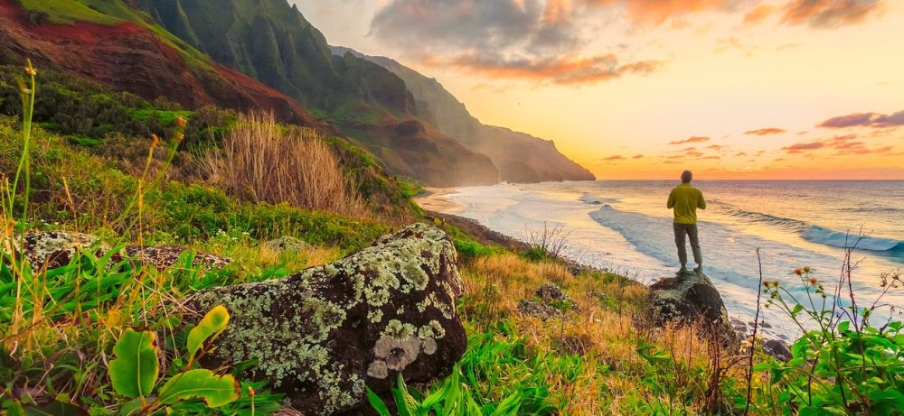 My Hawaii Place - a colorful Hawaii landscape, where mountains meet with the ocean.