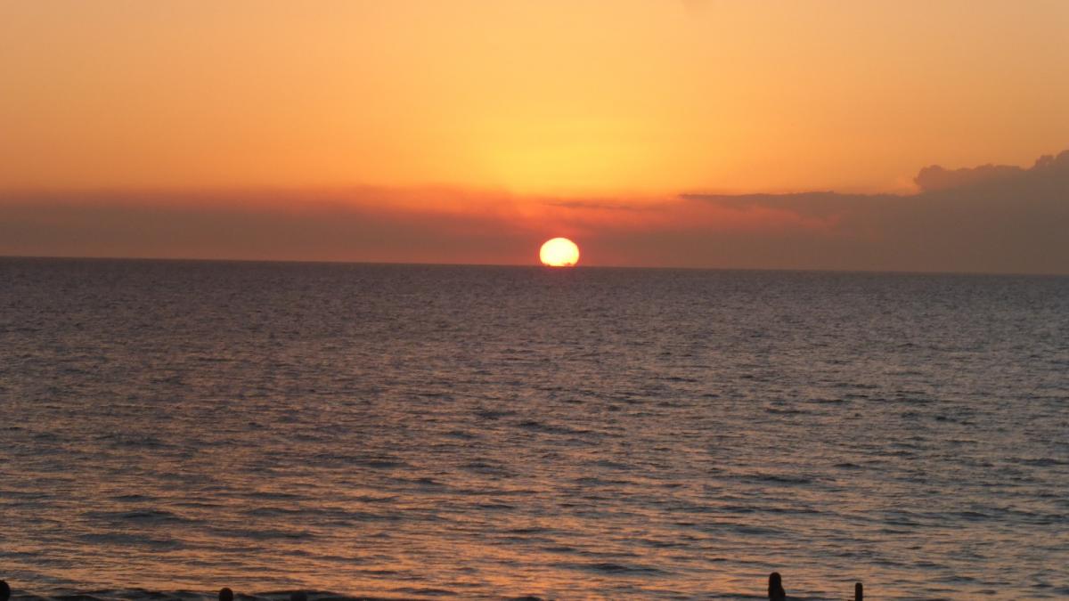 Beautiful daily sunsets at Kamaole II beach