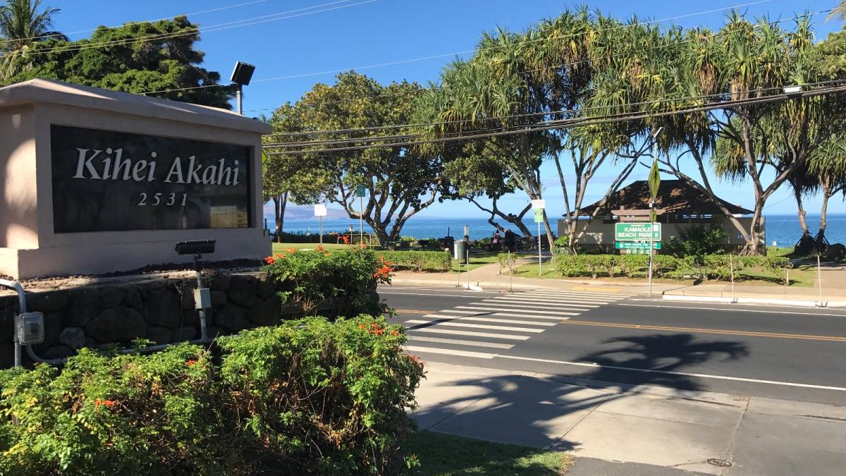 Kihei Akahi. Just Steps to Kam II Beach