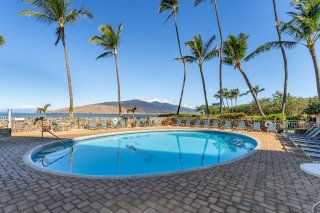 Pool at Menehune Shores